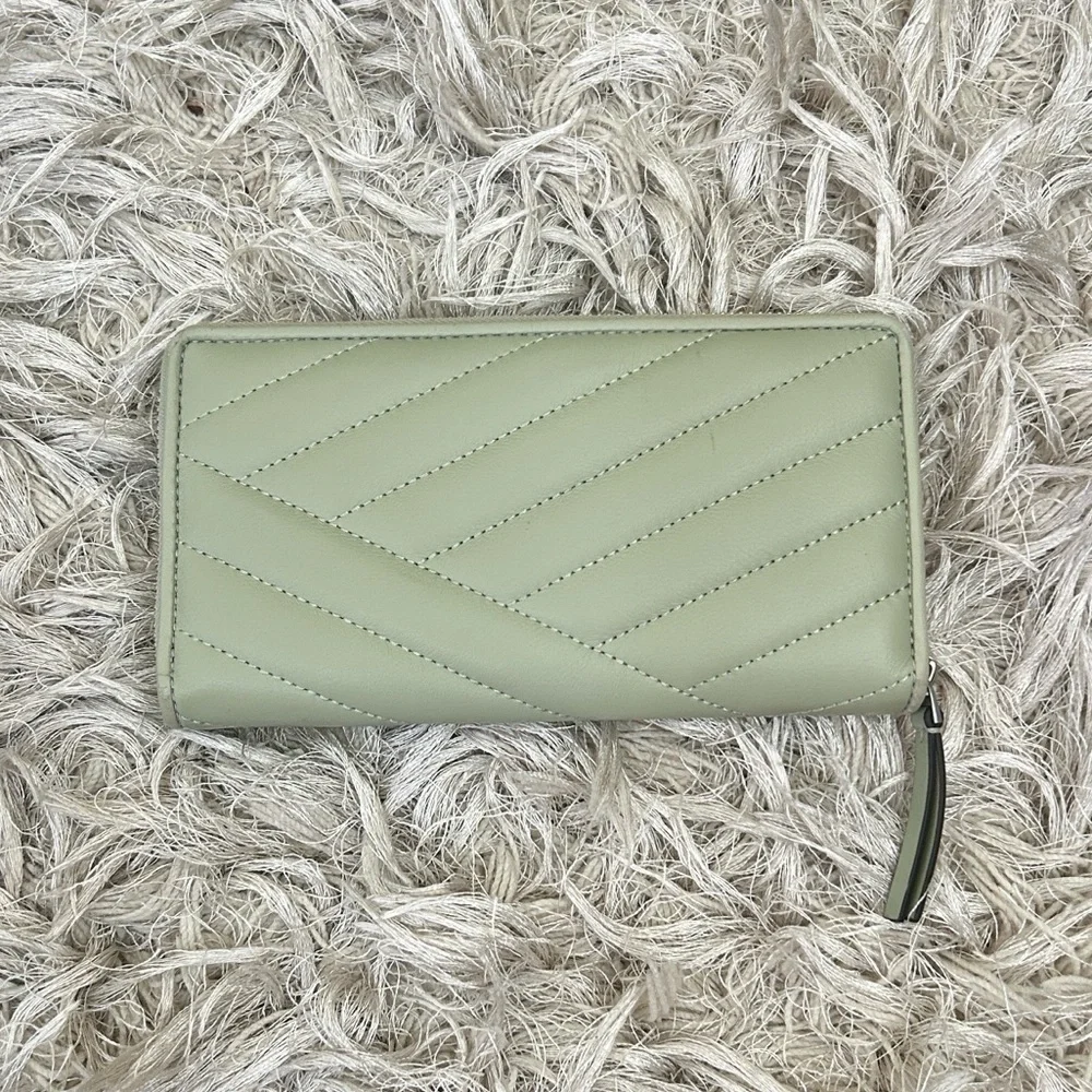 Tory Burch Kira Chevron Quilted Leather Zip Continental Wallet in Pine Frost